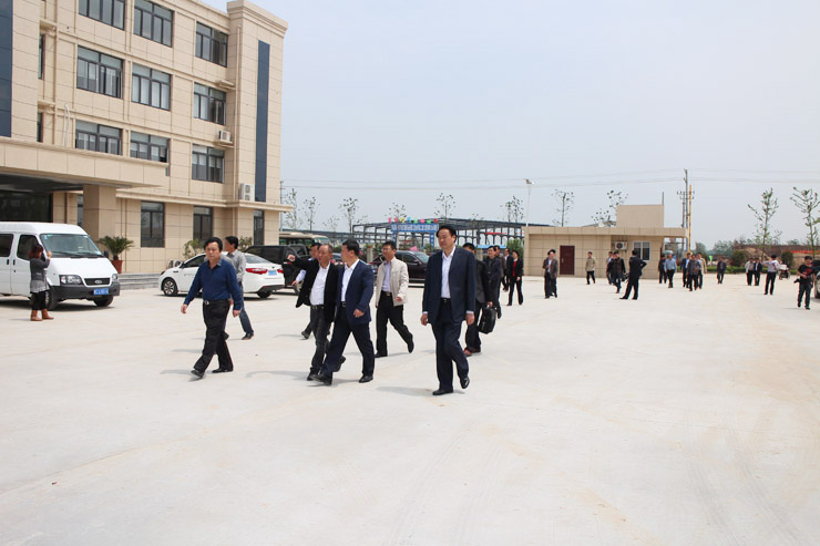 懷遠縣領(lǐng)導視察蚌埠市聯(lián)合壓縮機制造有限公司