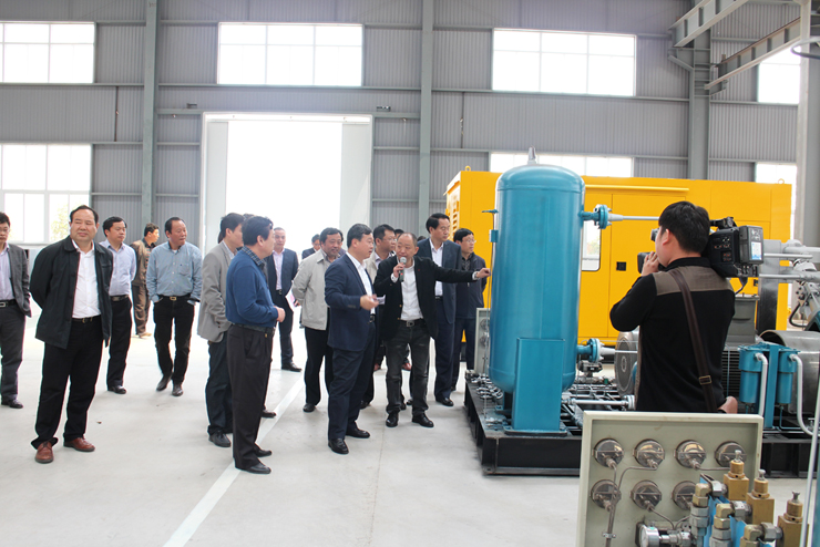 懷遠縣領(lǐng)導視察蚌埠市聯(lián)合壓縮機制造有限公司